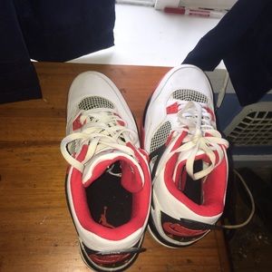 Jordan 4 Red Retro Fire Red